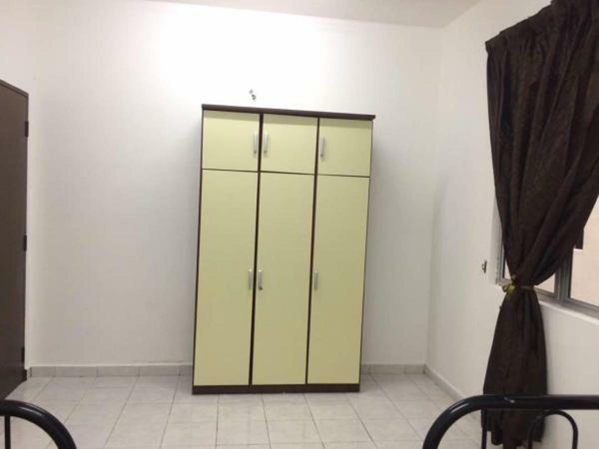 Bistari Homestay Parit Raja Uthm Экстерьер фото