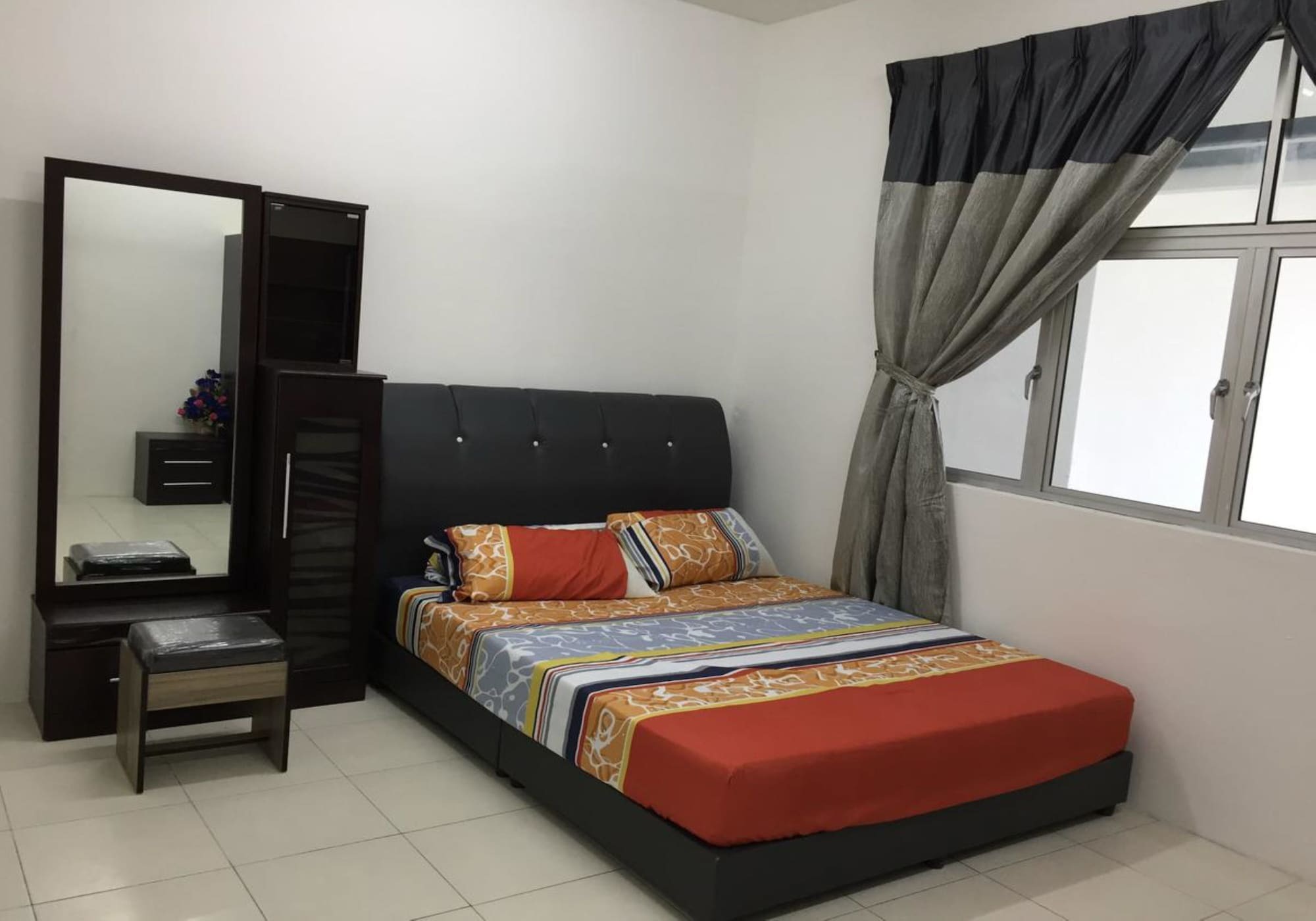 Bistari Homestay Parit Raja Uthm Экстерьер фото